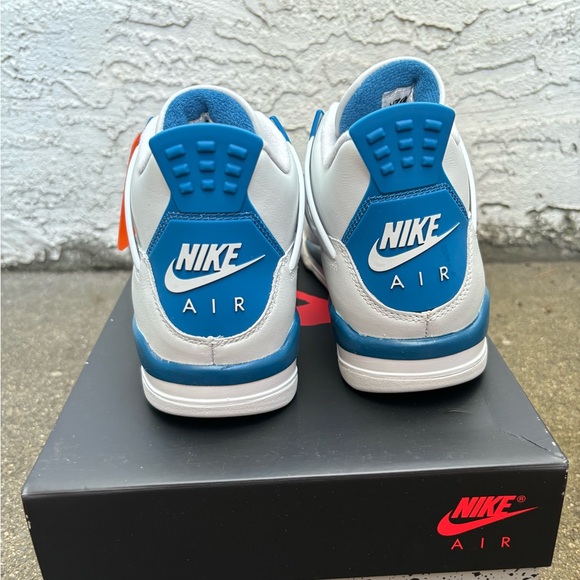 Jordan 4 Retro ‘Military Blue’ GS - Picture 7 of 7